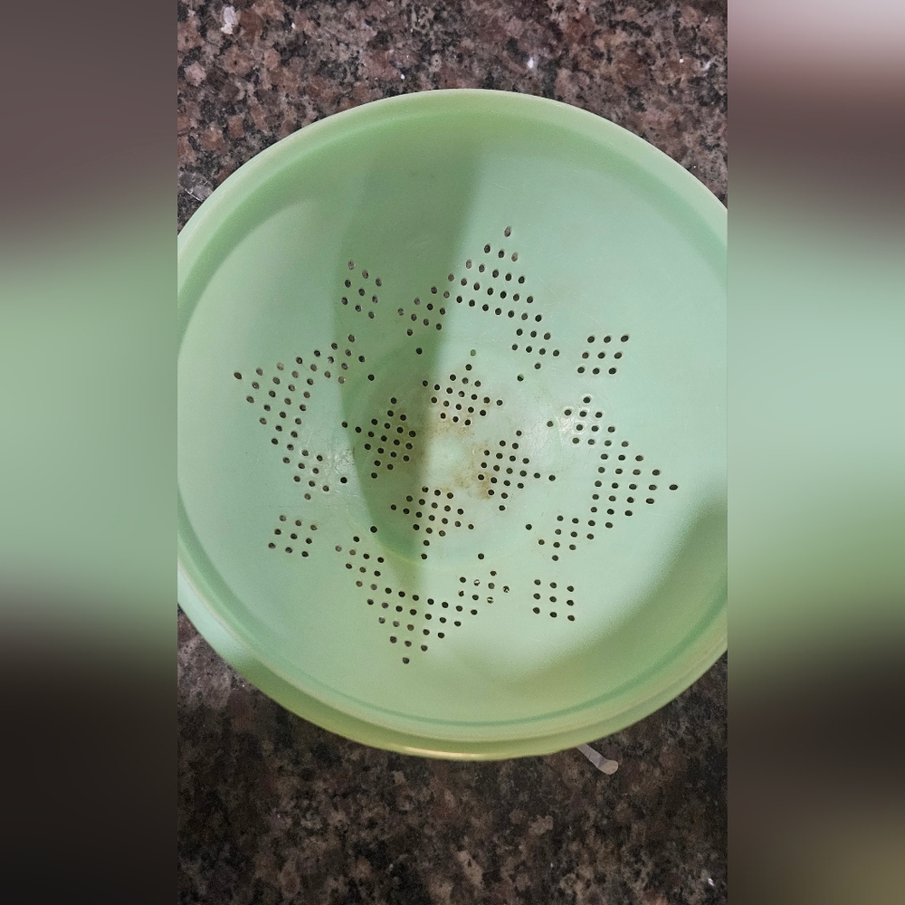 Tupperware Mint Green Strainer